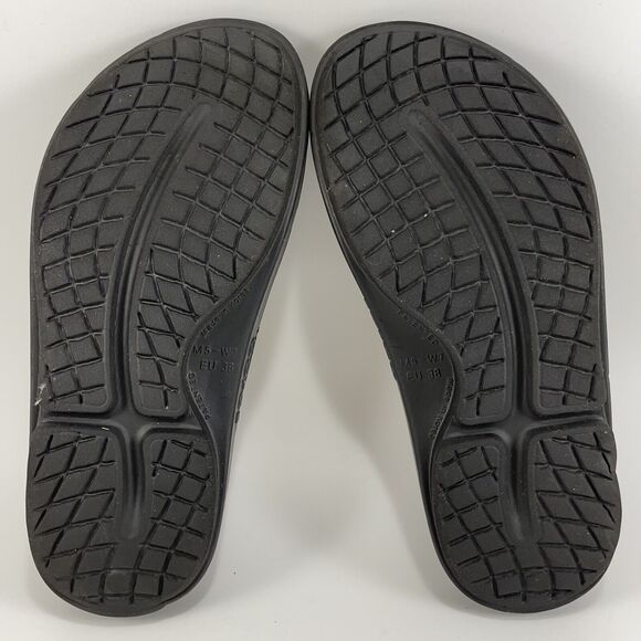 Oofos Ooahh Slide Sandals Womens Size 7 Black Comfort Recovery Mens 5 - Picture 8 of 9